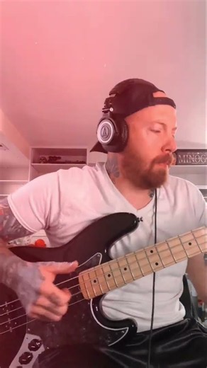 Morning coffee thump 👍💥 #bass #bassfeatured #basscheck #bassgroove #slapbass #jazzbass #funk