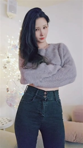 Something's wrong with the crop top