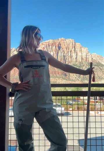 Fit to go hike through water😛 #zion | hiking outfit