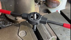 Burkit Metric M20 X 1.5 Round Threading Die, M20 x 1.5 Machine Thread Die Left Hand