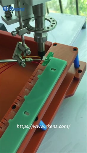 Accurate automatic soldering machine for PCB & wire Soldering