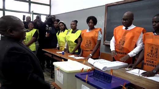 4.9K views · 29 reactions | Mozambicans took to the polls in a general election expected to once again return power to the ruling party, as the country grapples with economic woes and Islamist insurgency in the north https://reut.rs/4eVkQdP | Reuters | Facebook