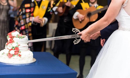 Top 9 Spanish Wedding Traditions | Calle Habana Band