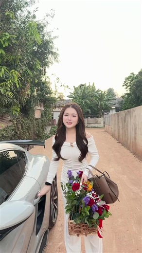 ມາແວ່ຍິນນດີນຳອ້າຍ @boyminho1 🥰 #ຮັບຈັດງານ #ຈັດດອກໄມ້ #ຄີມຂີ້ແຮ້kelly | kelly dance video