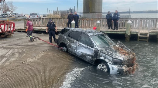 Car submerged off Gloucester Point since 2007 removed from water
