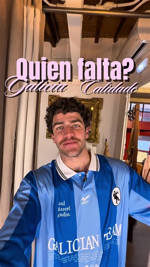 e a ti… quen che falta? 👀 Un 11 gallego raro de la mano de @paulmarcelstd ! ⚽️💙 Porque lo raro, es cool. #galicia #gallego #coru #11 #galego @Pato Laura @Borja Iglesias Quintás @myblueberrynightsblog @Eris MacKenzie @iagocampa