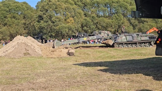 Dachs armoured Engineer vehicle seen at the tag der Offenen Tur at Havelberg today. | Kuine's Military Photography
