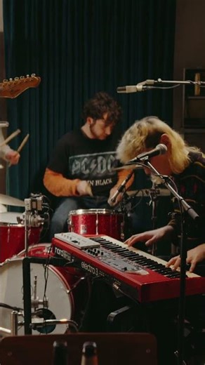 Ideal Living (Live at 5dB) [Lunch With Sessions] #AlternativeMusic #LiveMusic