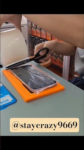 The EASIEST Way to Apply a Screen Protector! 9 million viewed #viral #shorts #gaming #screenreader