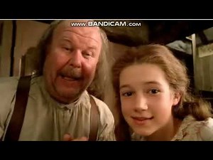 Gullivers Travels (1996) Gulliver becomes small