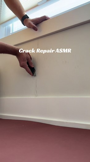 Drywall Crack Repair in One Minute: Hand Finishing Method