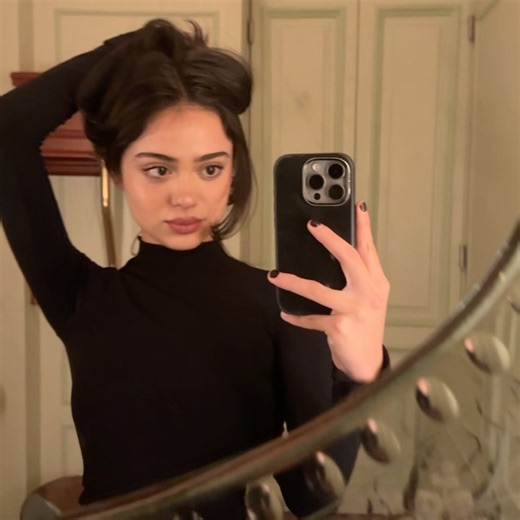 Nailea Devora on Instagram: "Hello there"