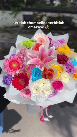 siapa sih yang ga falling in love di kasih omakase bouquet secantik ini💞✨ #florist #fyp #buketbunga #thumbnail #omakase