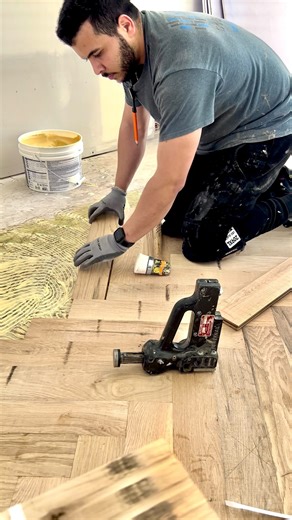 SVB Wood Floors | Installing a herringbone pattern ⬇️ Here’s a quick look at us installing a hardwood floor in a herringbone pattern in Kansas City, MO📍... | Instagram