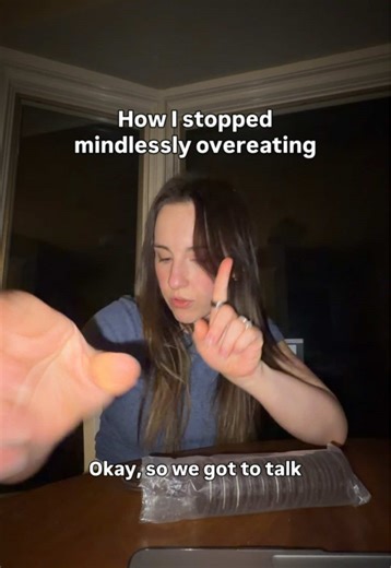 If you want to stop overeating, you can start by getting curious (rather than judgmental) 💭 Instead of - “What is wrong with me? Why can’t I control myself?” Try - “Why do I feel the need to keep eating? What am I afraid will happen if I stop? What do I need right now that food is helping solve?” It’s a lot easier to get to the source of it all when you’re not so clouded by shame 🫶 #overeatingtips #overeatingrecovery #overeatersanonymous #overeater #foodfreedomjourney