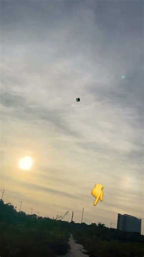 Flying kites slowly, then flying fast, the kites swerve excessively #nguyenson72 #kite #kite #fly...