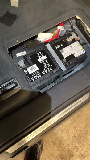 2020-2026 Audi Q7 change battery