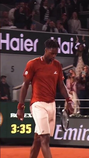 The entertainer, the one and only: Gael Monfils 🪄🎩 #RolandGarros #GaelMonfils #Tennis