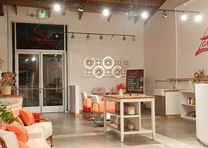 Organic Nail Salon Celebrates New Location With Discounted Prices