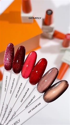 Матеріали для манікюру|Догляд on Instagram: "Готова закохатися з першого погляду?🤭 З новими Cat color по-іншому просто не вийде😁 Світловідбиваючі відтінки з ефектом «котячого ока», які наче створені для новорічних свят✨ 🤫І так - Cat Color тепер в оновленій, зручнішій тарі! 6мл|185грн 🎁З 18.12 по 20.12 діє знижка -10% на нові кольори! Не стримуйся і біжи скоріше на сайт замовляти! Посилання у шапці профілю🧡 #gémely #котячеоко #гельлак #манікюр"