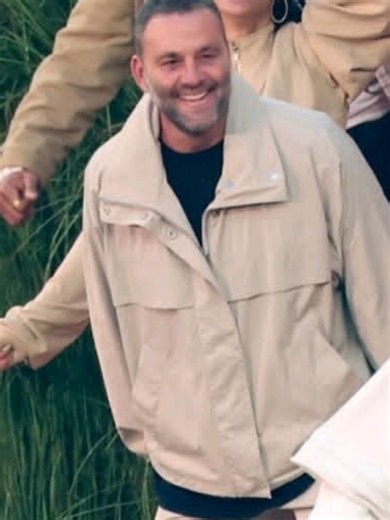 We’re all cheering for you, Mr. David! 🎉👏 Get it, Mr. David? 🤣 @David Grutman love you! ❤️🙌 #david #got #moves 🎊💪✨🌟