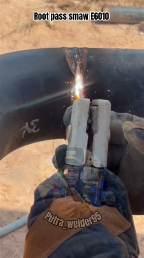 Welding smaw root pass E6010 🧑‍🏭🔥 #welder #creator #creative #viral #fyp #shorts