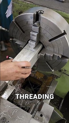 How a Lathe Machine Works #cnc #engineering #technology