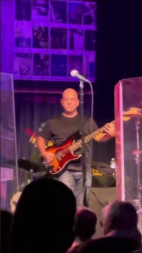 Guitarists — you need to see this 🎸🔥 Al Di Meola live #shorts #jazzfusion