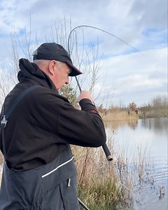 😲𝗧𝗛𝗜𝗦 𝗪𝗔𝗦𝗡'𝗧 𝗠𝗘𝗔𝗡𝗧 𝗧𝗢 𝗛𝗔𝗣𝗣𝗘𝗡! Tommy's back out on the bank targeting F1s & bream with the NEW Squeez-Ready™ Sweet Method Pellets, but nobody told this unit with a sweet taste! 🍭 #FeederFishing #tommypickering #Fishing #matchfishing #squeezready #Angling #sensate #carpfishing #fjukacatch #methodfeeder #coarsefishing #fishingbait #fjukabait | Fjuka Fishing Bait