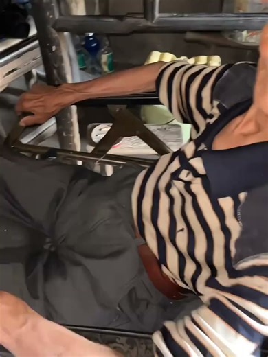 先科（SAST） 唱戏机老人便携式看戏机超清广场舞视频播放器老年人跳舞机大屏幕wifi小电视机收音机 17吋豪华版高清屏 标配+32G精选音视频U盘