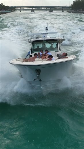 Ruff Exit Out of Haulover! | Haulover Inlet ➡️ Follow @roughinlets for more original boat action videos! #roughinlets #hauloverinlet #boyntoninlet #boyntonboats #bocainlet #bocaboats #wavyboats #hauloverboats #Miami #boatzone #boatsvshaulover #boatsdaily | roughinlets