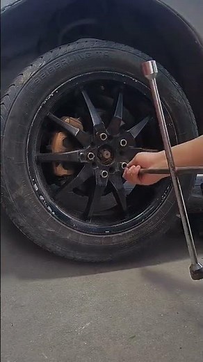 Cómo cambiar una llanta de coche paso a paso (FÁCIL Y RÁPIDO)
