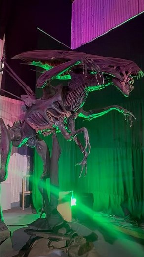 The Original ALIEN Monster & Power Loader—Up Close!