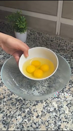 كيك يومي بنكهة الليمون كيجي خفيف و ناجح #كيك #كيكة #كيكة_سهلة_وسريعة #وصفات #وصفات_سهله #اكسبلور#الدار_البيضاء #explore #TikTokFood #tiktok #fyp #foryoupage #foryou @cuisine_asmaa @cuisine_asmaa