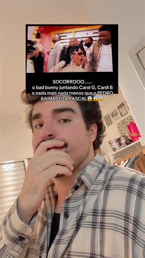 NAOOO TÔ BEMMMMM 😱😱 Acho que vi a Jessica Alba também e Kali Uchis…. 🥹🥹 O melhor ahhhhhh 💚💚💚 Bad Bunny conseguiu juntar tanta gente que amamos 😭😭 #badbunny #pedropascal #carolg #cardib #SuperBowl