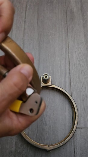 We sale meter keys for contractors, if you looking for a meter key to open electrical panels we have it in stock, you can go to our website at www.barrellockmeterkey.com when you are there go to buy a key and you will see all the meter keys. #electriciantools #instagramreels #electriciantool #electriciansoftiktok #electriciansofinstagram #electrician #electriciannearme #electricinstallation #electricista #electricpanel #electricianlife #energy #electricidad #electrical #electricity #electricians