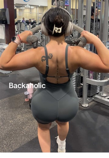Okay this is a sign for me to start working on my back again ! #backday #backgains #backwork #workout