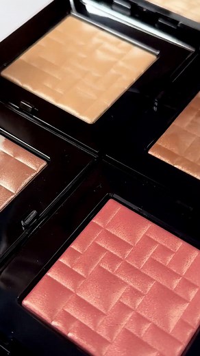 Let’s glow. ✨ Instantly illuminate your spring look with our pearl-infused, skin-flattering Highlighting Powder. Seen here in Sunset Glow, Chestnut Glow, Quartz Glow, and Pink Glow. #BobbiBrown #Highlighters #GlowyMakeup #SpringMakeup | Bobbi Brown Cosmetics