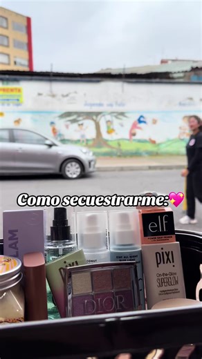 Así te secuestramos con los mejores productos en Cosmeticsale 🙊💕 #maquillaje #ecuador #sheglam #cosmeticsAle #elf