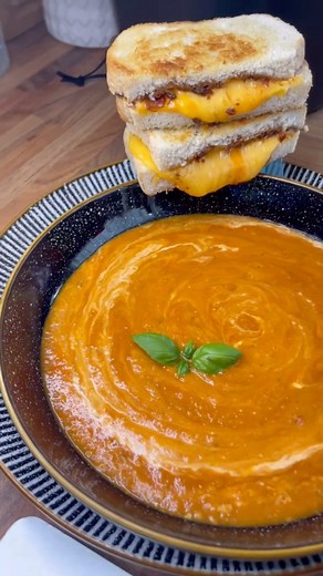 1.1K views · 21 reactions | Bored of the same meals week in week out? Follow me @jadesbites  I love making these types of reels as it reminds me of the volume of recipes I post each week! Which is your go-to recipe? Music credits @labrinth | Jadesbites | Facebook