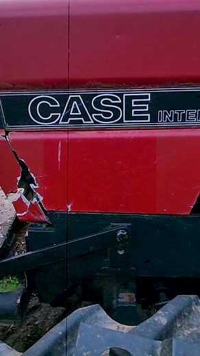 Case IH 585 Tractor (Released In 1985 And Discontinued In 1990) #caseihagriculture #caseih #tractor #machine #farming