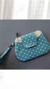 DIY Cute Zipper Pouch - Interesting ideas! Learn more: Watch full video version with measurement detail on my youtube channel Youtube : Ae PooiM #sewingforbeginner #bagtutorial #sewingprojects #easysewingtutorial #diybags #fabricbags #zipperpouch | Ae PooiM