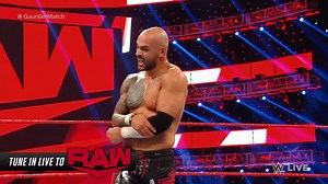 The GAUNTLET MATCH continues! It's Ricochet and Humberto Carrillo going the distance! | WWE
