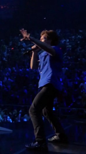 Check out @Bon Jovi Live in New York Watch him perform his greatest #bonjovi #bonjovimemories #bonjovifans #bonjoviforever #bonjovifamily #bonjovialways #jonbonjovi #jonbonjoviforever #jonbonjoviforever | Bon Jovi 40th Anniversary Memories Signatures Shirt