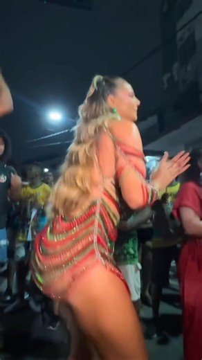 Would you like to dance Samba at Carnival one day? 💃🔥 Professional dance performance 🌟 Please share if you like this video 🙌 You’re welcome to leave the comment 💬 #SambaCarnival #professionaldanceperformance | Dance Lessons & Tutorials