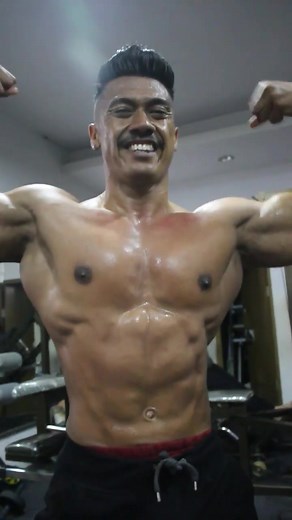 Muscle Flexing Showdown: Hot Daddy Reveals His Strength