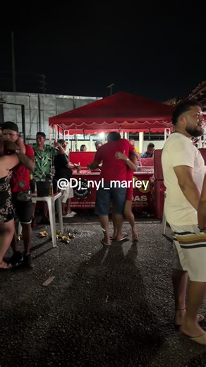 Dançando uma pedrada do 🦁