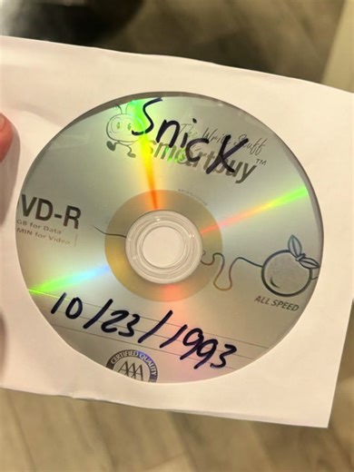 Take a trip back to fall 1993 and watch a commercial break on Snick with me 📼 This commercial break is from my digitized copy of a broadcast from Nickelodeon aired on 10/23/1999 :) . . . . #milennial #milennialmemories #unlockedmemory #nostalgia #nostalgiacore #viraltoktoker #snick #nickelodeon #teennick #roundhouse #renandstimpy #clarissaexplainsitall #90steen #90steenager #mid90s #livebroadcast #vhs #vhscollection #vhscollector #blanktapes #collection #collector #90sthrowback #halloween #chil