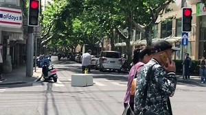 It's humiliating know, but it was the only way to get the ice cake to his daughters birthday. | Funny Videos