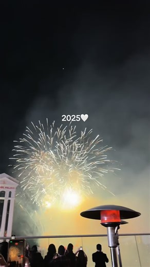 2025 was a special one 🥹🫶🏻✨ #newyears #2025 #fyp #lasvegas
